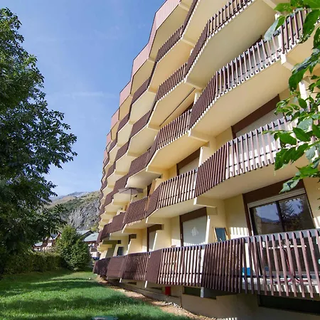 4 Personnes, 2 Etoiles, Centre De Valloire, Proche Commerces Et Telecabine - Fr-1-263-42 *